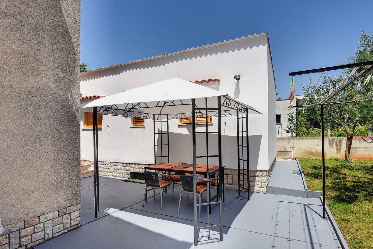 Holiday Home Mihael Μεντουλίν Εξωτερικό φωτογραφία
